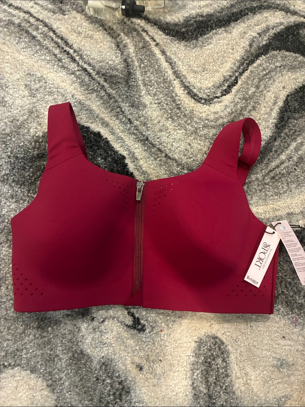 New Victoria’s Secret 34C Featherweight Front Zip High Support Sports Bra NWT